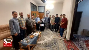 دیدار بسیجیان با خانواده شهید علی اکبر افشون