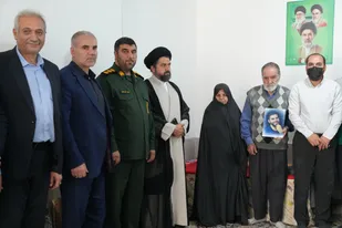 دیدار فرمانده ناحیه مقاومت بسیج امام جوادالائمه (ع)، با خانواده شهید حسن اسکندری