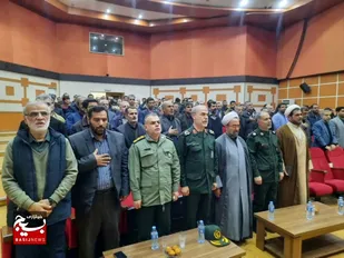 شکستن حصر تبلیغاتی دشمن و جهاد تبیین از شکستن حصر آبادان و فتح خرمشهر نیز سخت&zwnj;تر است.