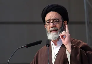 نماز جماعت به عنوان یکی از شعائر مهم اسلام باید در ادارات مورد توجه قرار گیرد