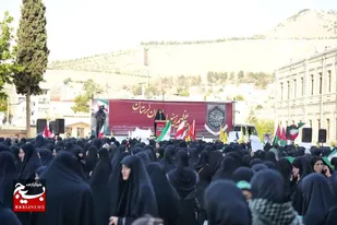 اجتماع زینبیون لرستان با حضور خانواده سردار شهید طاهرپور برگزار شد