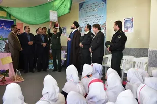 زنگ نیکوکاری در مدارس کوهرنگ نواخته شد