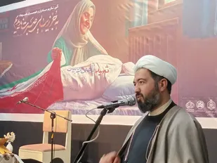 مادران و همسران شهداء تاج های کرامت انقلاب ما هستند