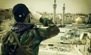 زیارت حضرت زینب(س)، خصوصی ترین زیارت عمرم بود/با شنیدن خبر شهادت سردار، ساعت ها قرار نداشتم/وقتی مدرسه، میدان جهاد می شود