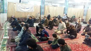 کمک مومنانه بسیجیان شاهرود به نیازمندان در فجر انقلاب