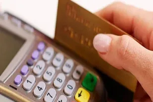 کلاهبرداری اسکیمری در مرکز تشخیص رنگ خودرو/ 4 کلاهبردار دستگیر شدند