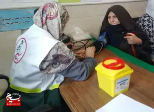 ویزیت رایگان پزشکان جهادی در مسجد بقیه&zwnj;الله الاعظم قم