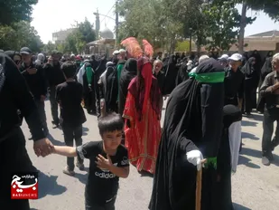 منتظران عصر ظهور در مسیر اربعین *