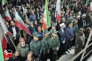 تجلیل از پاسداران در تجمع مردمی شهرستان رزن