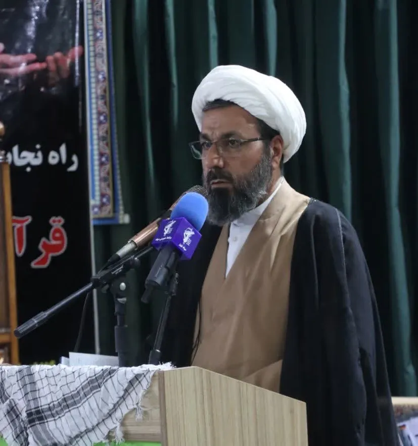 انس با قرآن و اهل‌بیت، انسان را از گناه و انحراف دور می‌کند