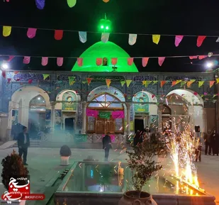 نورافشانی، ایستگاه صلواتی،نورپردازی گنبد و سخنرانی + عکس