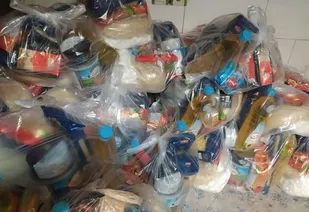 توزیع  کمک های مومنانه توسط بسیج اصناف شهریار