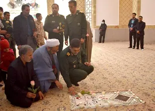 مزار شهید سانحه سقوط هواپیمای اوکراینی در بهاباد گلباران شد