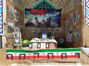 نمایشگاه عکس دفاع مقدس در صحن امامزاده محمد صالح (ع) شهرستان انار برگزار گردید