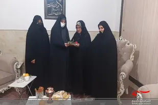 بانوان بسیجی پایگاه نرجس خاتون (س) با جهادگران بسیجی دیدار کردند.