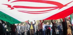 حضور کرمانشاهیان در راهپیمایی۱۳ آبان تجدید بیعت با ولایت فقیه است