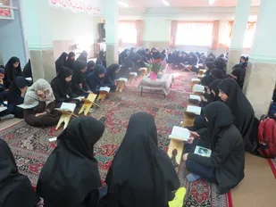 محفل انس با قرآن در دبیرستان معارف شهرکرد