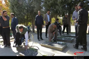 غبارروبی گلزار شهداء به&zwnj;مناسبت هفته تربیت بدنی در ملایر