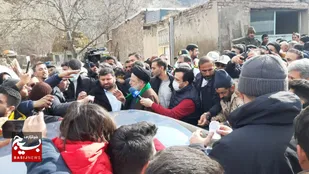 حضور رئیس جمهور در بین زلزله زدگان خوی