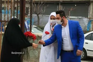 حضور ۴۳ عروس و داماد البرزی در جشن پیروزی انقلاب