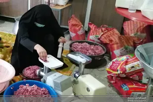 توزیع ۱۵۰۰ غذای گرم بین نیازمندان در همدان
