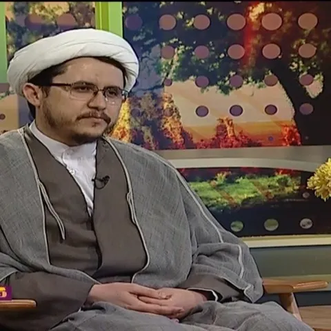 حجت الاسلام محرابی معاون فرهنگی بسیج در برنامه فرمول یک