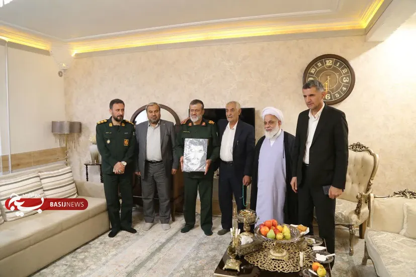 دیدار فرمانده سپاه استان قزوین با خانواده معظم شهید خدابنده‌لو + تصاویر