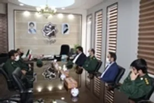 فرمانده ناحیه مقاومت بسیج مهریز با شهردار شهرستان دیدار نمود