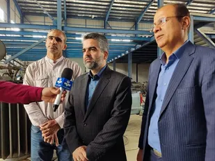 بازدید فرماندار پیشوا از کارخانه روغن نباتی در شهرک صنعتی