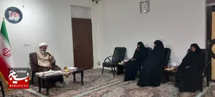 دیدار فرماندهان پایگاه&zwnj;های بسیج خواهران با امام&zwnj;جمعه شهر پردیسان قم