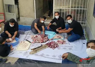 ذبح و توزیع ۲ رأس گوسفند بین نیازمندان به&zwnj;همت جوانان رضوی همدان