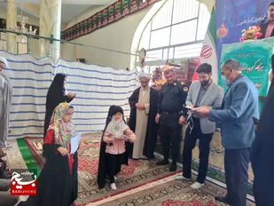 برپایی غرفه کتاب و ایستگاه نقاشی در وردنجان