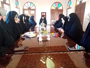 کافه گفت&zwnj;وگوی دخترانه در گرگان، محلی برای تبیین اسوه های مقاومت شد