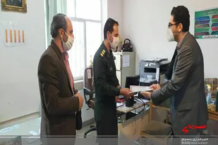 تجلیل فرمانده سپاه ناحیه نهاوند از معلمان دبستان راهیان کوثر