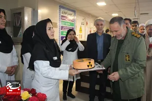 دیدار و تجلیل فرمانده سپاه ناحیه کبودراهنگ از پرستاران بیمارستان امام رضا (ع)