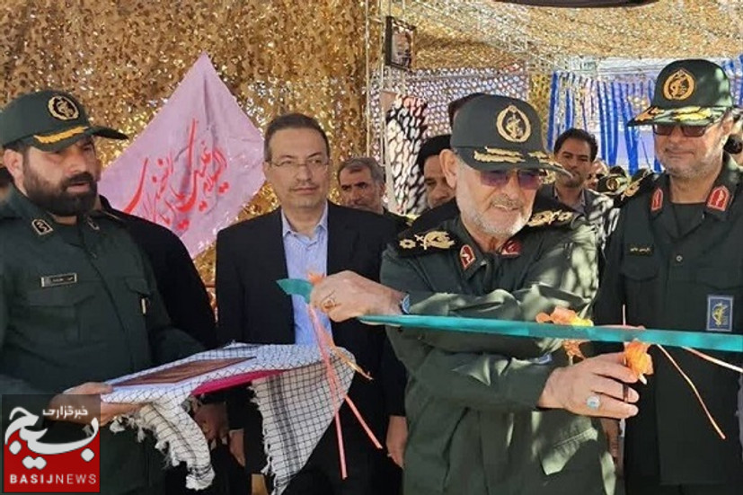 رونمایی سامانه‌های سیار درمانی نیروی دریایی سپاه در شیراز