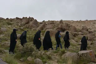 صعود خواهران کوهنورد باشگاه مقاومت بسیج  زنجان به ارتفاعات گاوازنگ+ تصاویر