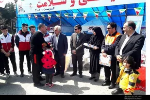 خیرمقدم مسئولین اسدآباد به مسافرین نوروزی