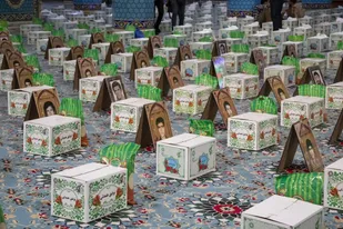 رزمایش توزیع بیش از 15000 بسته معیشتی توسط سپاه الغدیر استان یزد