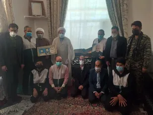 دیدار مسئولین شهرستان کوهبنان با خانواده شهید والا مقام "محمد ایزدی"