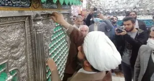 غبارروبی و گلابشویی ضریح مطهر امامزاده جعفر(ع) پیشوا