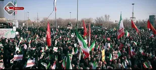 شکوه مردم اصفهان در تشییع شهدای مدافع امنیت+فیلم