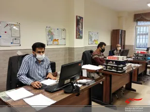 تیم های جهادی بسیج ناحیه مقاومت بسیج آران وبیدگل به کمک شبکه بهداشت و درمان شتافتند