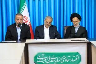توسعه زیرساخت&zwnj;های آموزشی و ارتقای کیفیت تعلیم و تربیت همزمان دنبال می&zwnj;شود