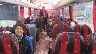 خانواده های رزمندگان شهرستان های باشت و دنا به مشهد مقدس اعزام شدند