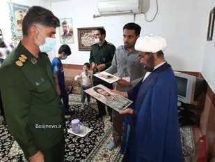 دیدار با خانواده شهید احمد مکیان