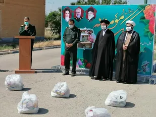 یک هزار بسته معیشتی بین نیازمندان گرمساری توزیع شد+تصاویر
