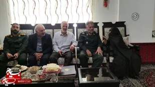 دیدار مسئول ایثارگران ستادکل نیرو&zwnj;های مسلح با خانواده شهدا در شاهرود+ تصاویر