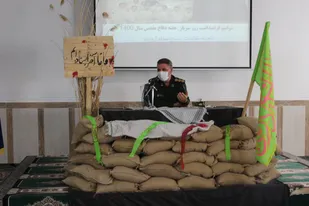 در کشوری که مقاومت شکسته شود آن ملت سقوط خواهد کرد