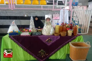 برگزاری نمایشگاه تولیدات صنایع دستی و محصولات بانوان کبودراهنگی